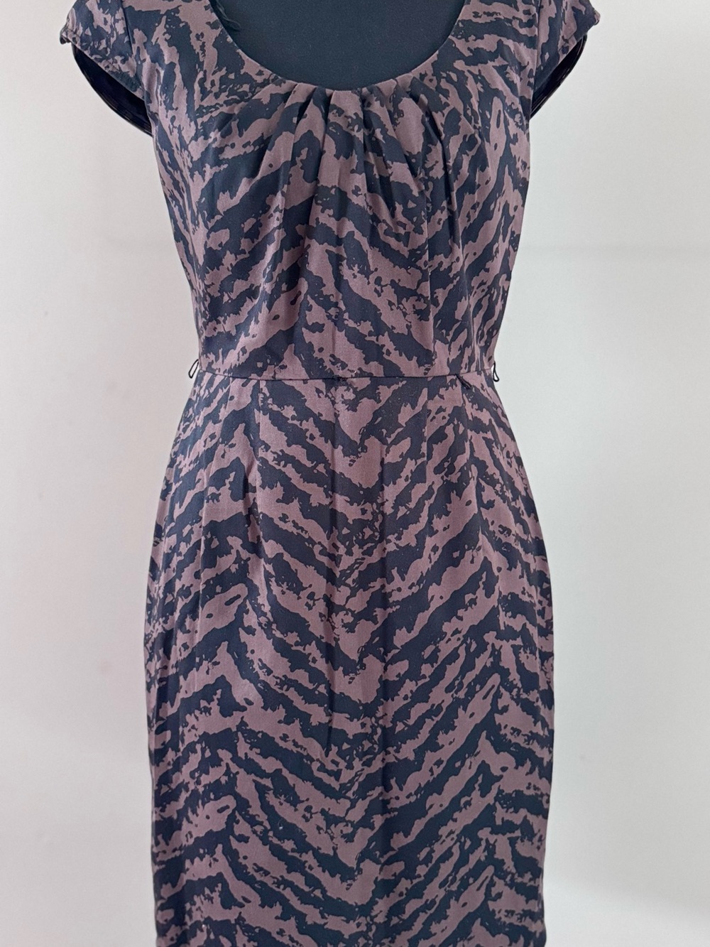Adrianna Papell Purple & Black Abstract Print Cap-Sleeve Dress